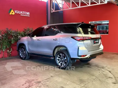 HILUX SW4 2.8 D-4D TURBO DIESEL DIAMOND 7L 4X4 AUTOMÁTICO