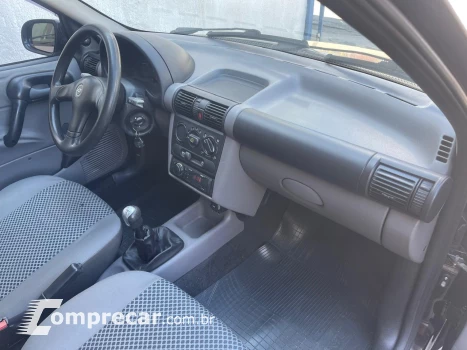 CORSA 1.0 MPFI Classic Sedan Life 8V