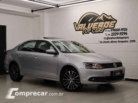 Volkswagen JETTA 2.0 TSI Highline 211cv 4 portas