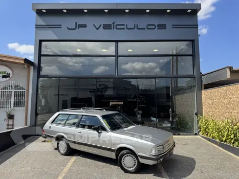 FORD BELINA 1.8 Ghia 8V 4 portas