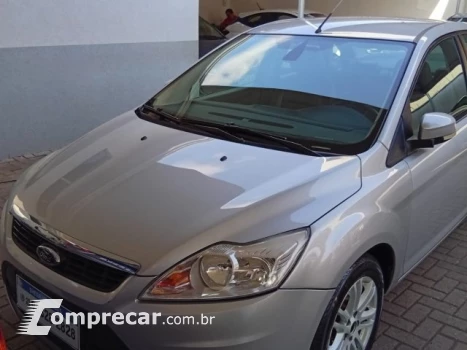 FORD FOCUS SEDAN - 2.0 GLX SEDAN 16V 4P AUTOMÁTICO 4 portas