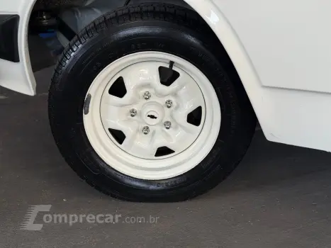 Caravan 2.5 Ambulância Comodoro 4.1/2.5