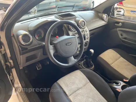 FIESTA 1.6 MPI Class Sedan 8V