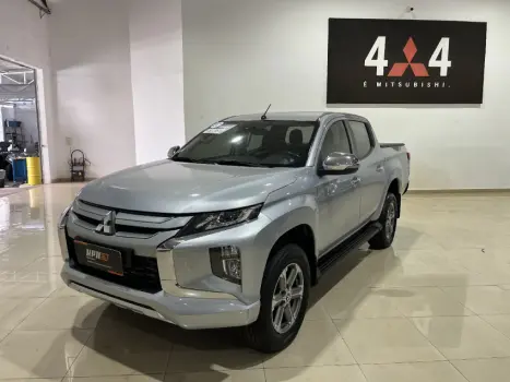 Mitsubishi L200 TRITON 2.4 16V Turbo Sport HPE CD 4X4 4 portas