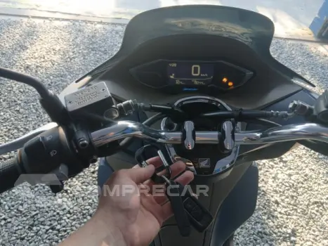 PCX DLX - SCOOTER