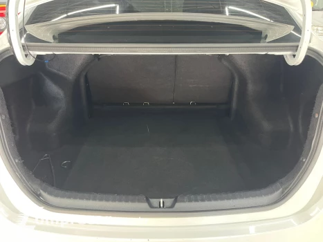 YARIS 1.5 16V Sedan XS Connect