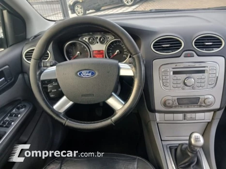 FOCUS SEDAN - 2.0 GLX SEDAN 16V 4P MANUAL