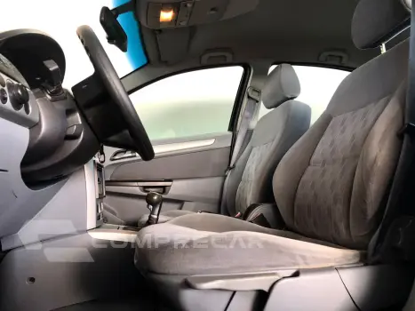VECTRA 2.0 MPFI Elegance 8V
