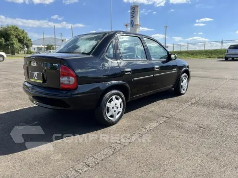 Classic Sedan 1.0 4P