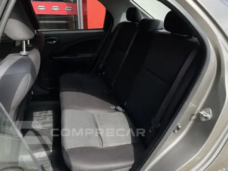 ETIOS 1.5 X PLUS SEDAN 16V FLEX 4P AUTOMÁTICO