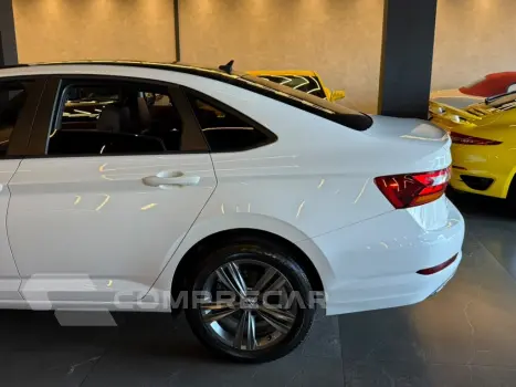 JETTA 1.4 250 TSI TOTAL FLEX R-LINE TIPTRONIC