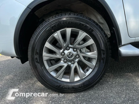 HILUX SW4 2.8 D-4D TURBO DIESEL SRX 4X4 AUTOMÁTICO