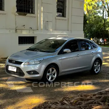 FORD FOCUS 1.6 SE Hatch 16V 4 portas
