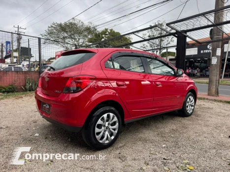 Onix Hatch 1.4 4P FLEX LT AUTOMÁTICO