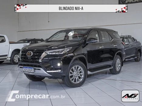 Toyota HILUX SW4 2.8 SRX 4X4 7 Lugares 16V Turbo Intercooler 4 portas