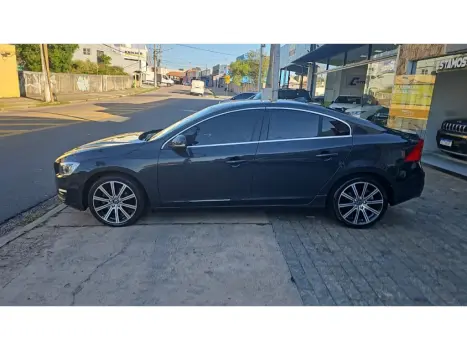 S60 2.0 T4 MOMENTUM GASOLINA 4P AUTOMÁTICO