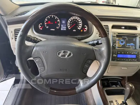 AZERA 3.3 MPFI GLS Sedan V6 24V