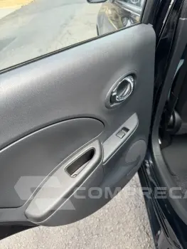 Nissan March 1.6 SV automático