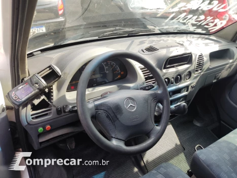 SPRINTER 2.2 311 CDI Furgão Street 7.5 16V Bi-turbo