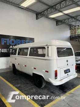 VOLKSWAGEN KOMBI 1.6 STD 8V