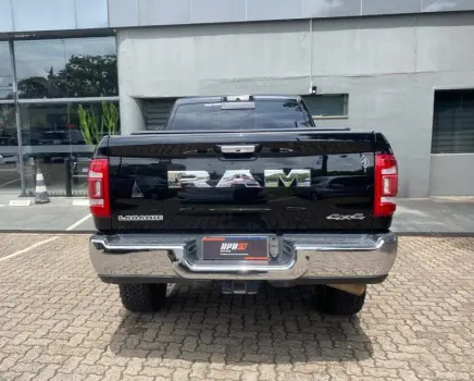 2500 6.7 I6 Turbo Laramie CD 4X4