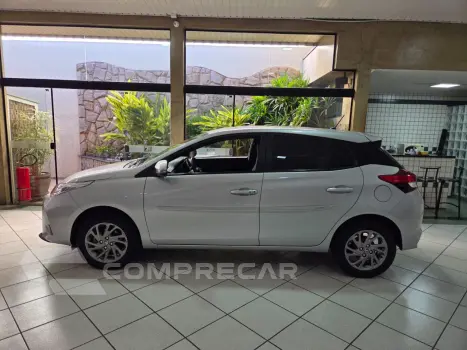 Yaris Hatch 1.5 16V 4P FLEX XS CONNECT MULTIDRIVE AUTOMÁTICO