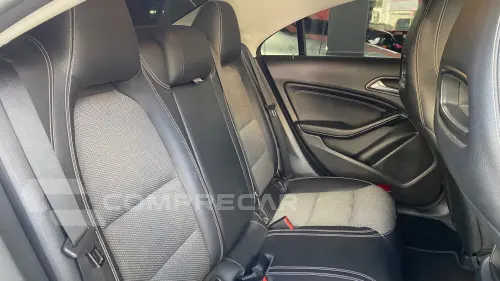 MERCEDES-BENZ CLA 180 1.6 CGI 7G-DCT