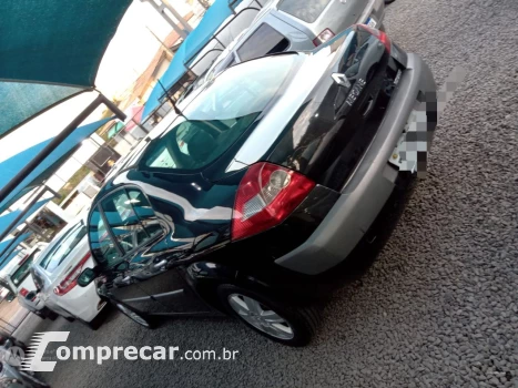 Megane Sedan 2.0 16V 4P DYNAMIQUE