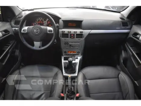 VECTRA SEDAN - 2.0 MPFI ELEGANCE 8V 4P MANUAL