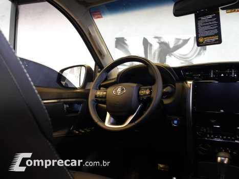 Hilux SW4 2.8 16V 4P SRX PLATINUM 4X4 7 LUGARES TURBO DIESEL