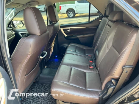 HILUX SW4 2.8 D-4d Turbo SRX 4X4