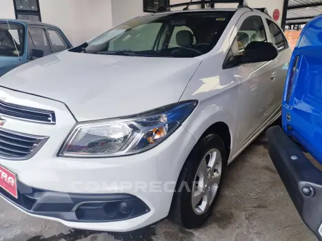 CHEVROLET ONIX 1.0 LT 4 portas