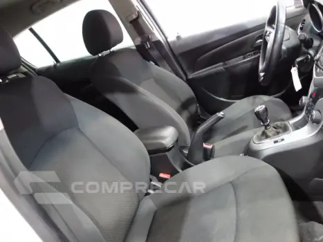 CRUZE HATCH - 1.8 LT SPORT6 16V 4P MANUAL