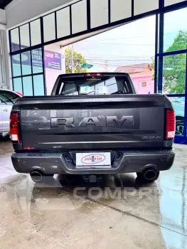 CLASSIC LARAMIE 5.7 CD V8 4X4 Aut.