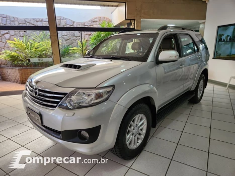 Toyota Hilux SW4 3.0 16V 4P SRV 4X4 TURBO DIESEL AUTOMÁTICO 4 portas