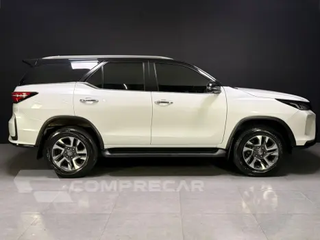 HILUX SW4 2.8 D-4D TURBO DIESEL DIAMOND 7L 4X4 AUTOMÁTICO