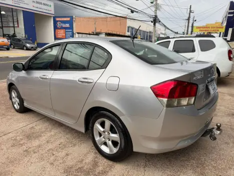 CITY Sedan LX 1.5 Flex 16V 4p Aut.