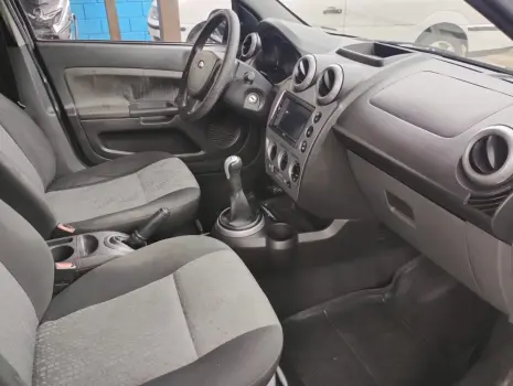 Fiesta Sedan 1.6 4P FLEX