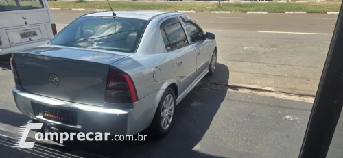 ASTRA 2.0 MPFI Advantage Sedan 8V