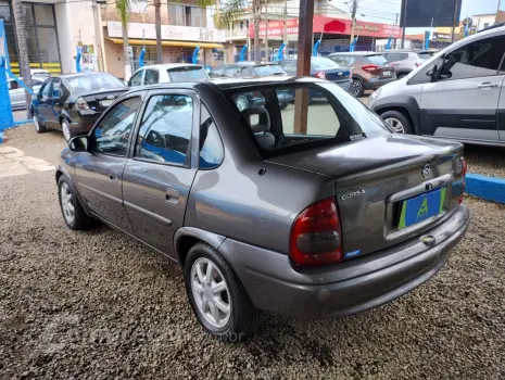 Corsa Sedan 1.6 GLS 4P
