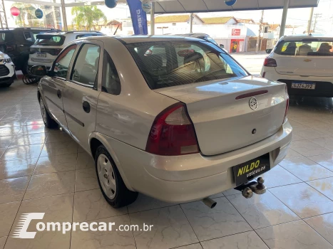 CORSA 1.8 MPFI Maxx Sedan 8V