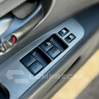 LIVINA 1.8 SL X-gear 16V