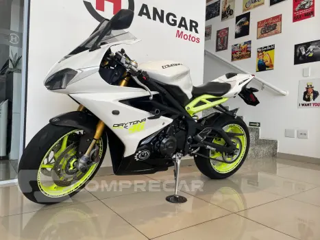 DAYTONA 675R