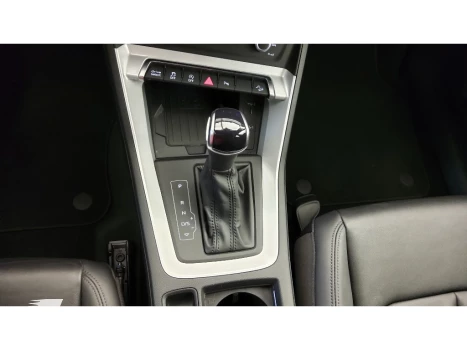 Audi Q3 2.0 40 TFSI GASOLINA SPORTBACK PERFORMANCE QUATTRO TIPTRO 4 portas