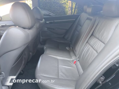 CIVIC - 1.8 EXS 16V 4P AUTOMÁTICO