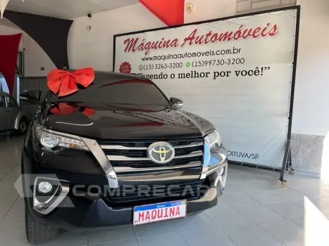 Toyota HILUX SW4 2.8 D-4d Turbo SRX 4X4 4 portas