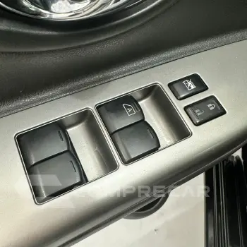 MARCH SL 1.6 16V Flex Fuel 5p