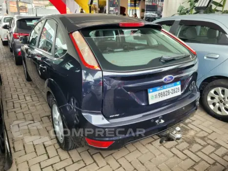 FOCUS HATCH - 2.0 GLX 16V 4P AUTOMÁTICO