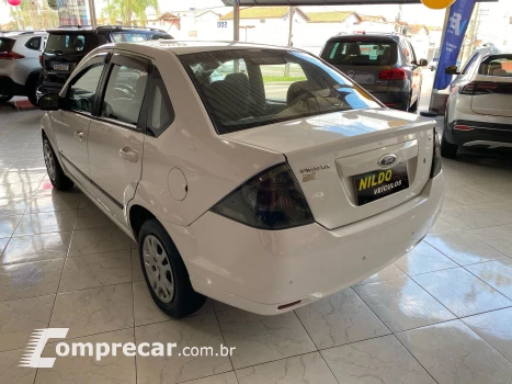 FIESTA 1.6 Rocam SE Sedan 8V