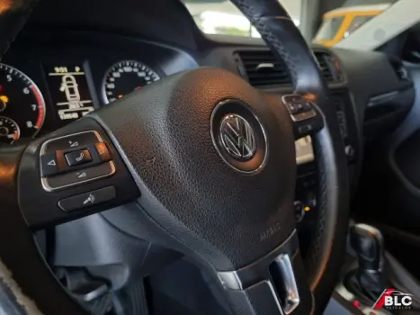 JETTA - 2.0 COMFORTLINE 4P TIPTRONIC